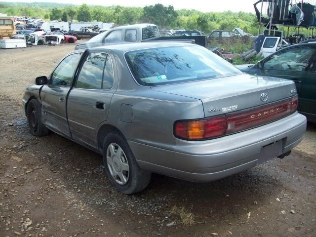 1992 Toyota Camry LE V6 SEDAN - photo 4