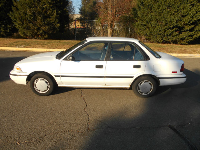 1992 Toyota Corolla DLX Sedan 4-Door