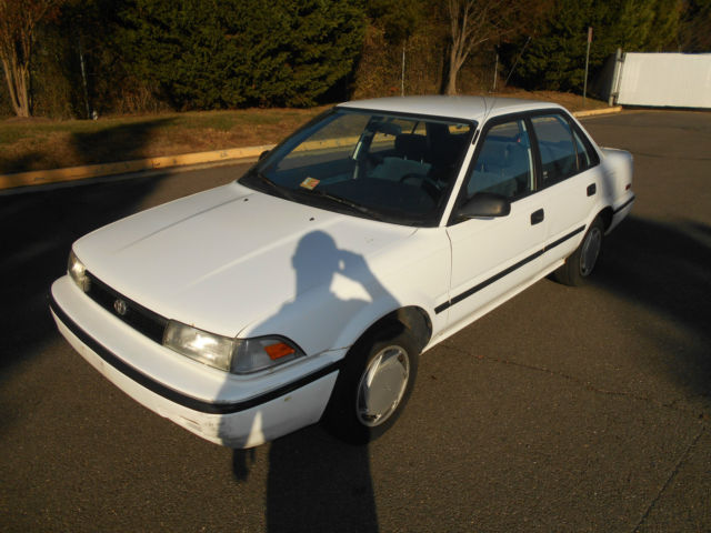 1992 Toyota Corolla DLX Sedan 4-Door - photo 2