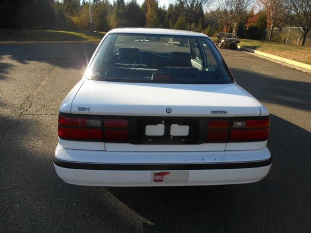 1992 Toyota Corolla DLX Sedan 4-Door - photo 7