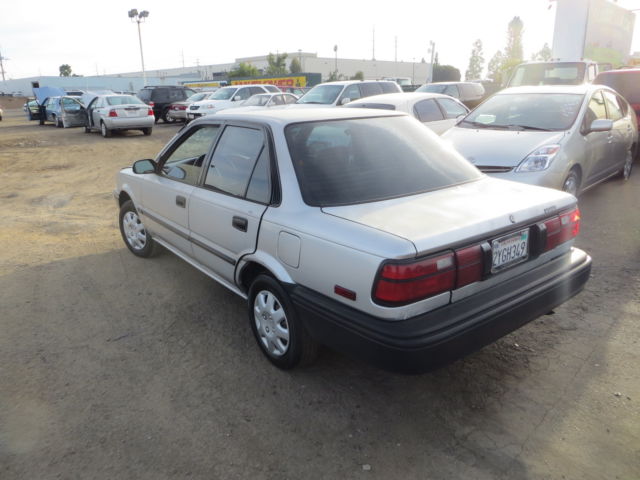 1992 Toyota Corolla DLX Sedan 4-Door - photo 3