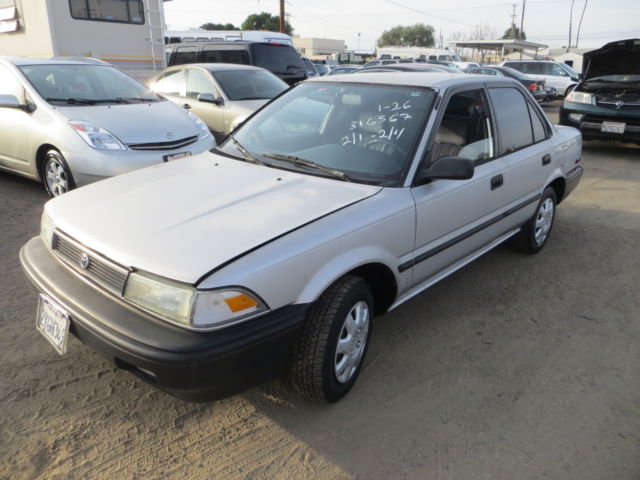 1992 Toyota Corolla DLX Sedan 4-Door - photo 4