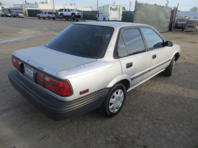 1992 Toyota Corolla DLX Sedan 4-Door - photo 5