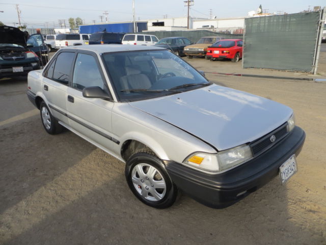 1992 Toyota Corolla DLX Sedan 4-Door - photo 6