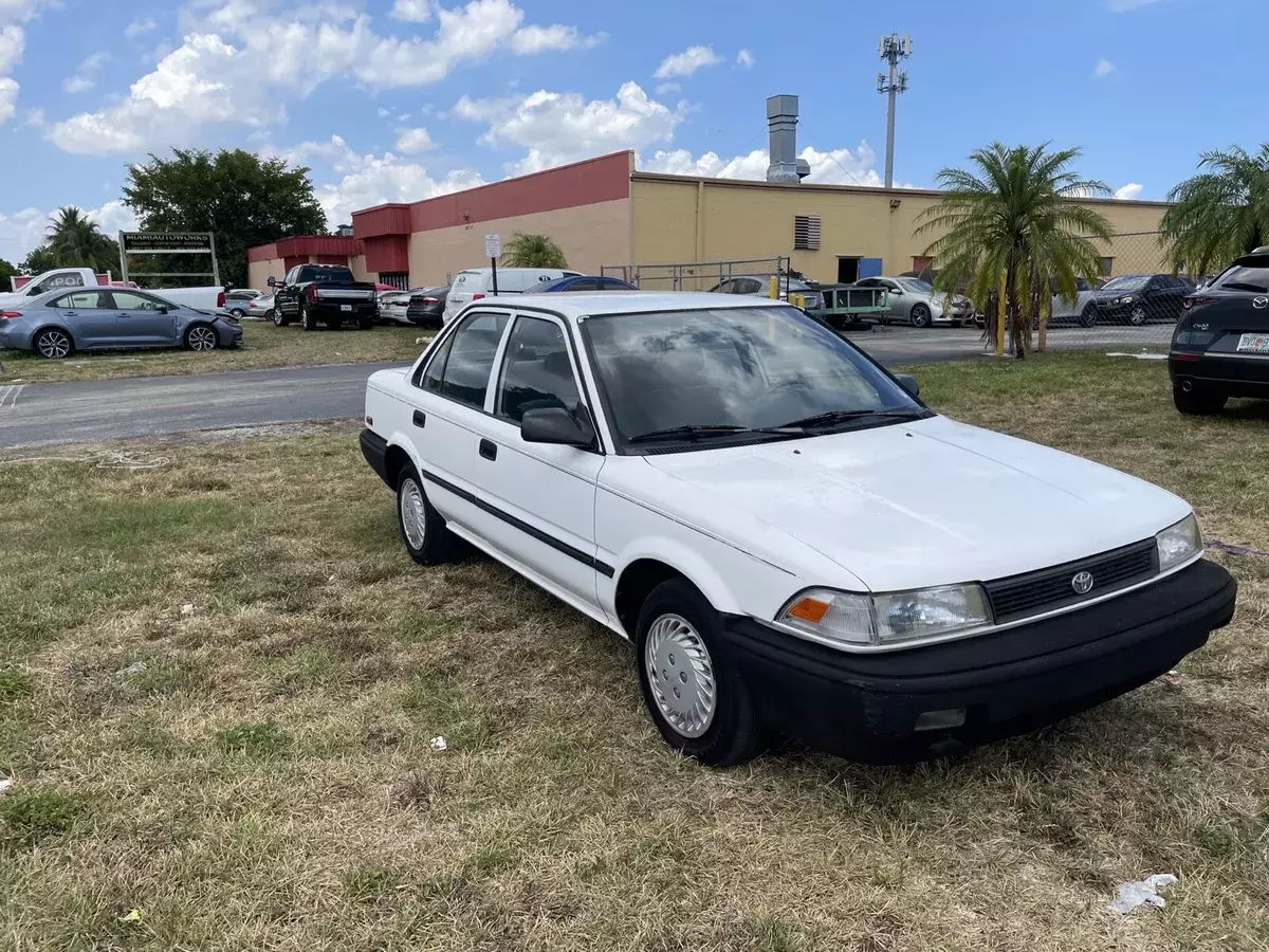 1992 Toyota Corolla Sedan White 1992 Toyota Corolla