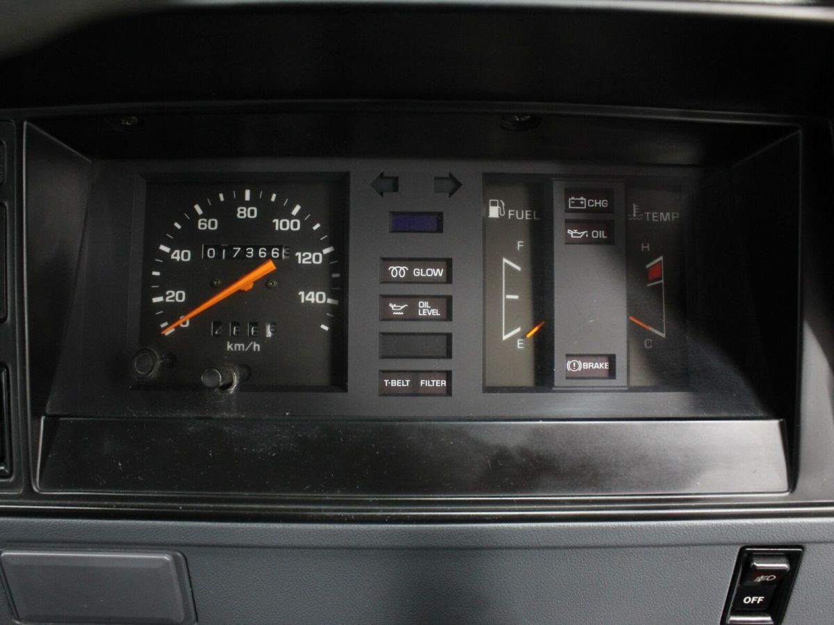 1992 Toyota HiAce - photo 12