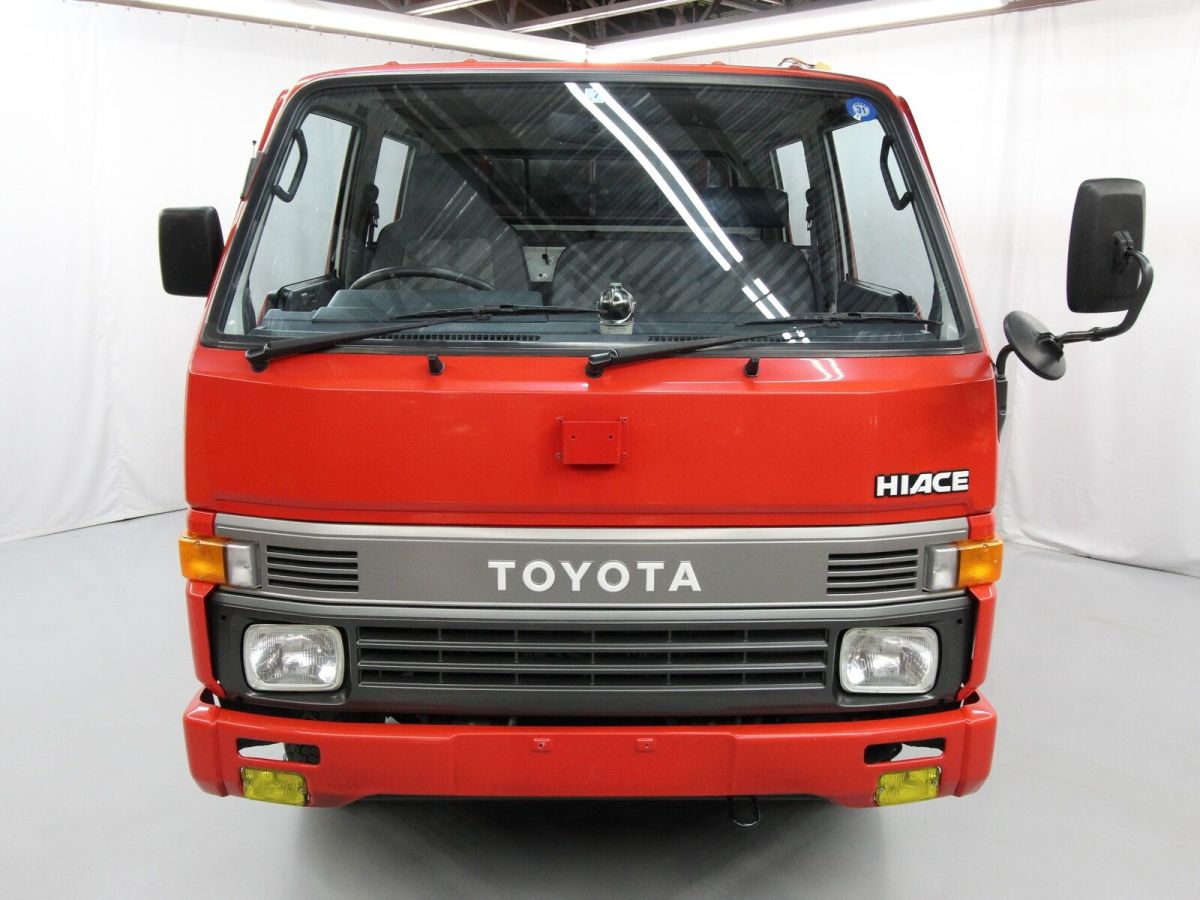 1992 Toyota HiAce - photo 2