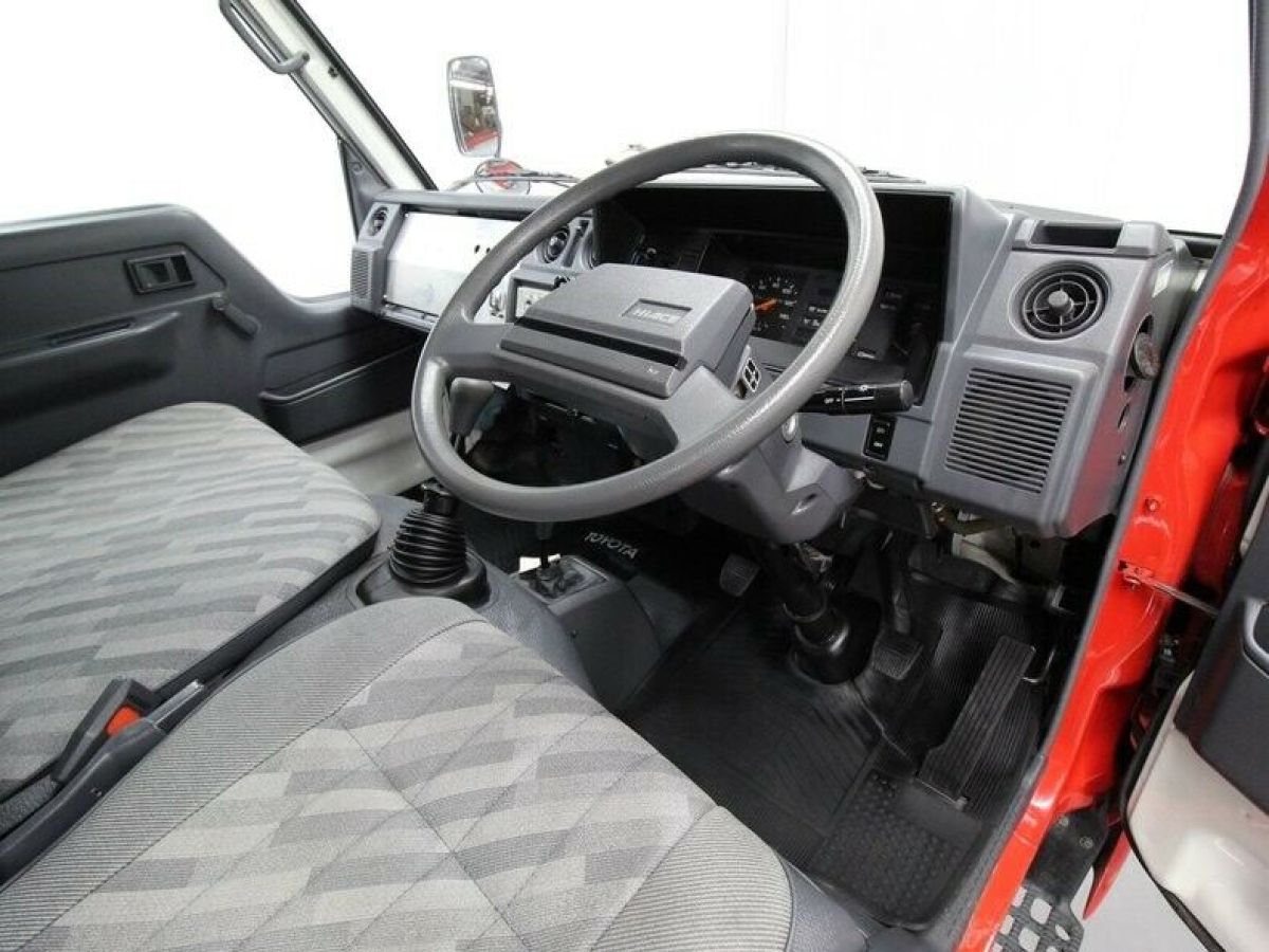 1992 Toyota HiAce Firetruck - photo 10