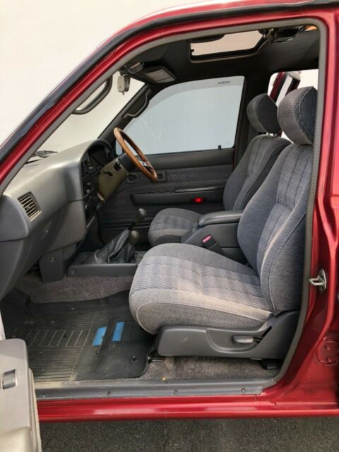 1992 Toyota Hilux Pickup - photo 10