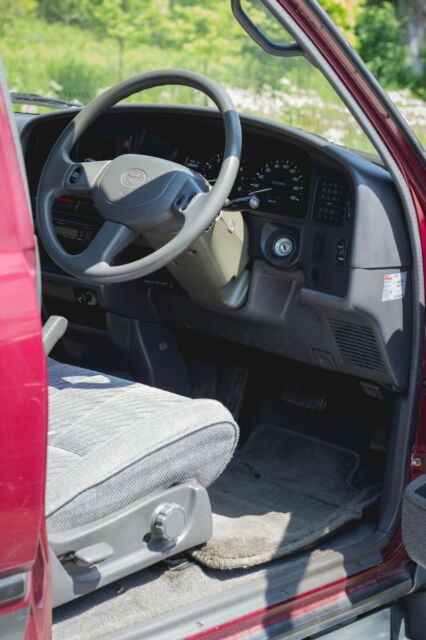 1992 Toyota Hilux SSR-X V6 - photo 8