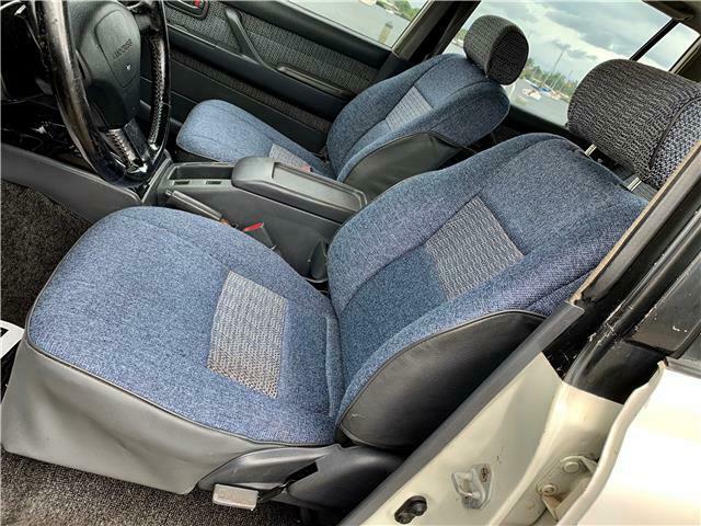 1992 Toyota Land Cruiser Base AWD 4dr SUV - photo 10
