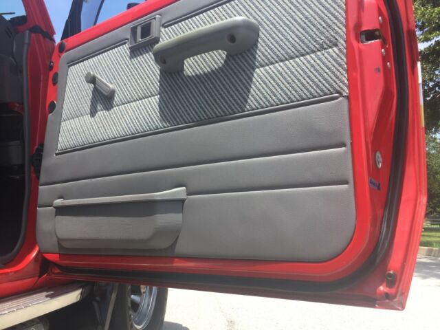 1992 Toyota Land Cruiser LJ73 Turbo Diesel Factory A/C. - photo 12
