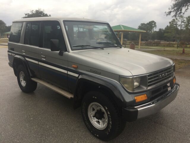 1992 Toyota Land Cruiser LJ77 2.4L Turbo Diesel Engine. 4x4 5sp. manual. A/C 1992 Toyota Land Cruiser LJ77 2.4L Turbo Diesel Engine. 4x4 5sp. manual