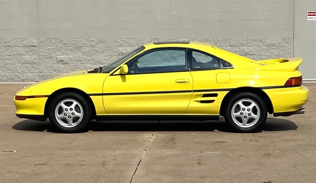1992 Toyota MR2 Turbo - photo 2