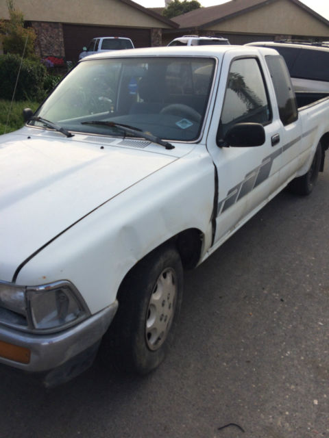 1992 Toyota Pickup DLX Extended Cab Pickup 2-Door 3.0L 1992 Toyota Other DLX Extended Cab Pickup 2-Door