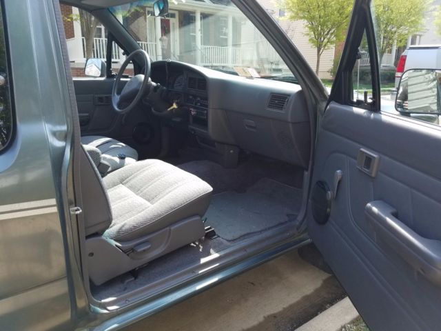 1992 Toyota Pickup Deluxe - photo 11
