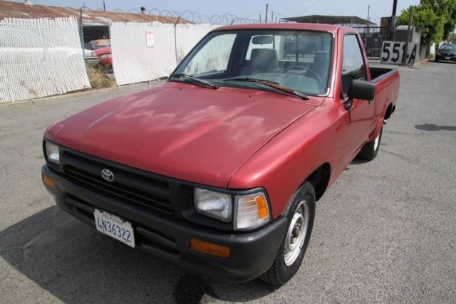 1992 Toyota Pickup Manual 4 Cylinder NO RESERVE 1992 Toyota Pickup