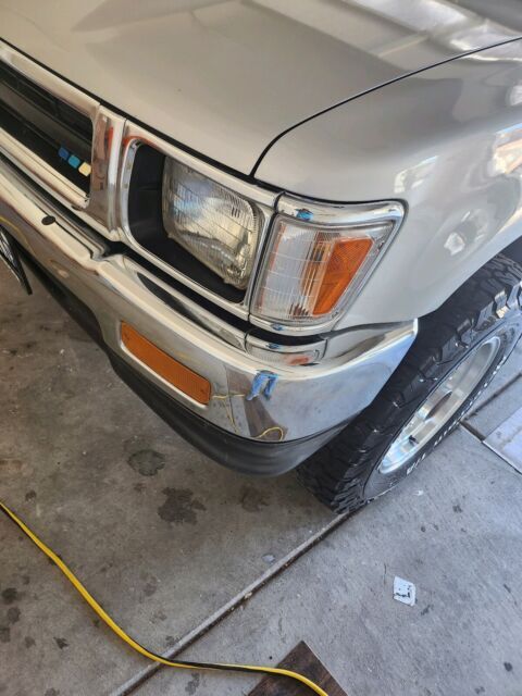 1992 Toyota Pickup 1/2 TON SHORT WHEELBASE DLX - photo 7