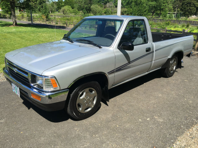 1992 TOYOTA PICKUP REGULAR CAB DELUXE LONG BED VERY LOW MILES ONLY 62K ACTUAL 1992 Toyota PICKUP 1992 TOYOTA PICKUP REGULAR CAB DELUXE ONLY 62K