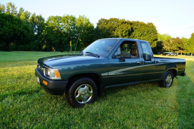 1992 Toyota TRUCK 2 WHEEL DRIVE ONLY 79,416 MILES /AUTOMATIC TRANS. - photo 3