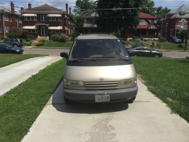 1992 Toyota Previa LE - photo 2