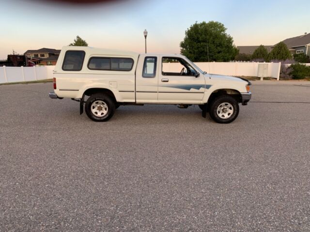 1992 Toyota SR5 low miles four by four extra cab! 1992 Toyota Pickup Sr5