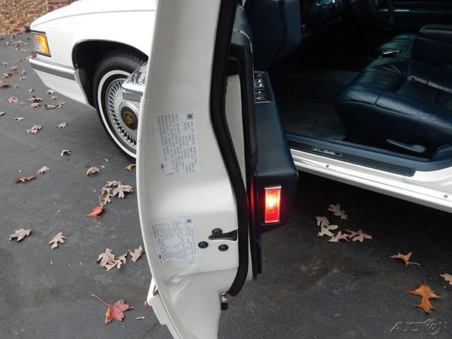 1992 Cadillac DeVille - photo 12