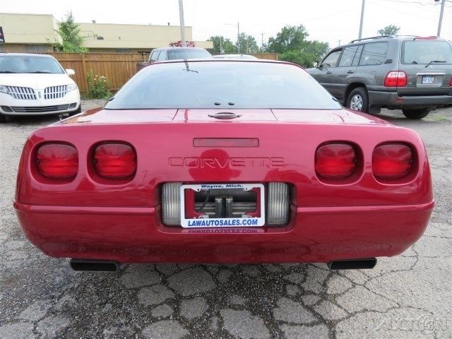 1992 Chevrolet Corvette Base Hatchback 2-Door - photo 7