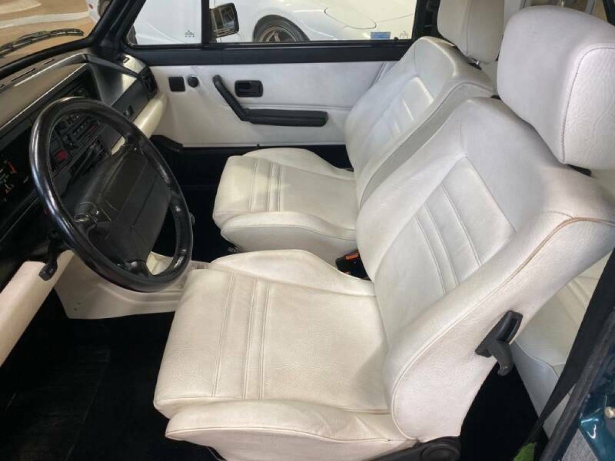 1992 Volkswagen Cabrio Base 2dr Convertible - photo 7