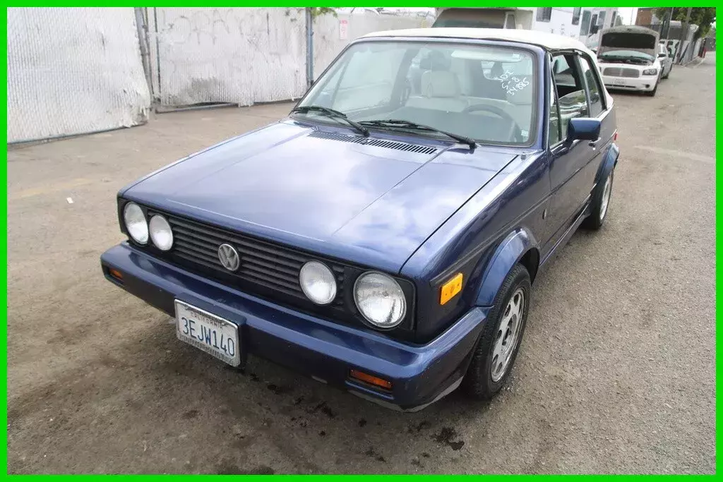 1992 Volkswagen Cabriolet Convertible 1.8 L 4 Cylinder NO RESERVE 1992 Volkswagen Cabrio
