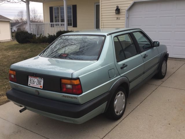 1992 Volkswagen Jetta GL Sedan 4-Door - photo 5