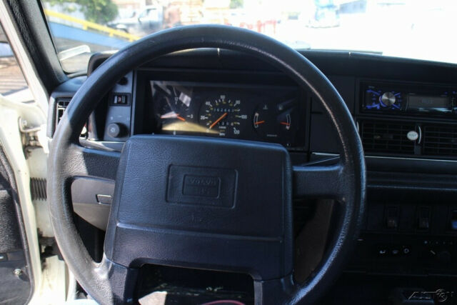 1992 Volvo 240 - photo 13