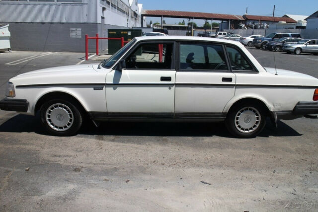 1992 Volvo 240 - photo 5