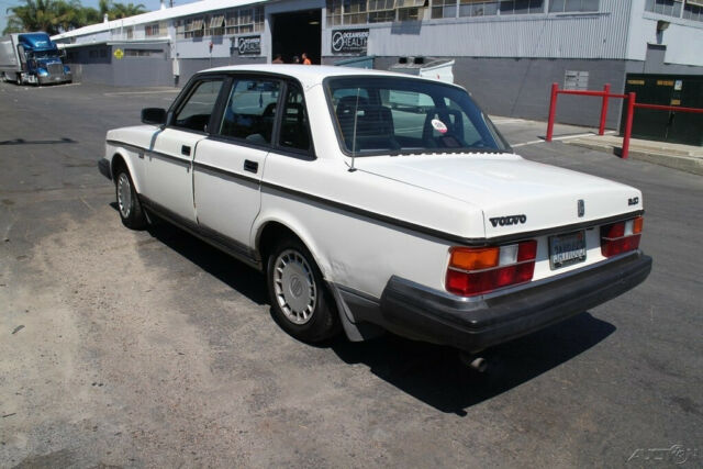 1992 Volvo 240 - photo 6