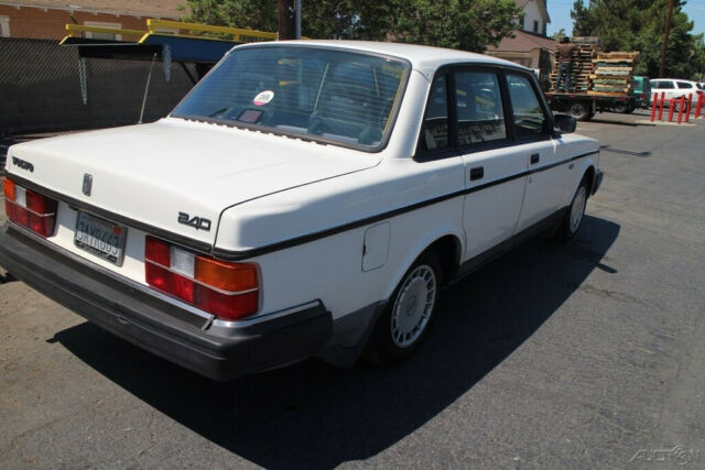 1992 Volvo 240 - photo 8