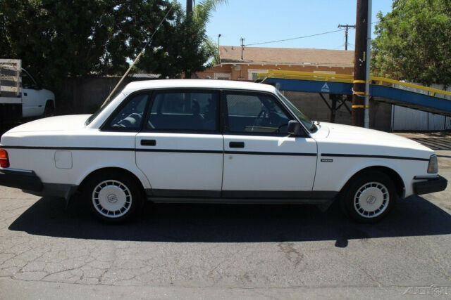 1992 Volvo 240 - photo 9