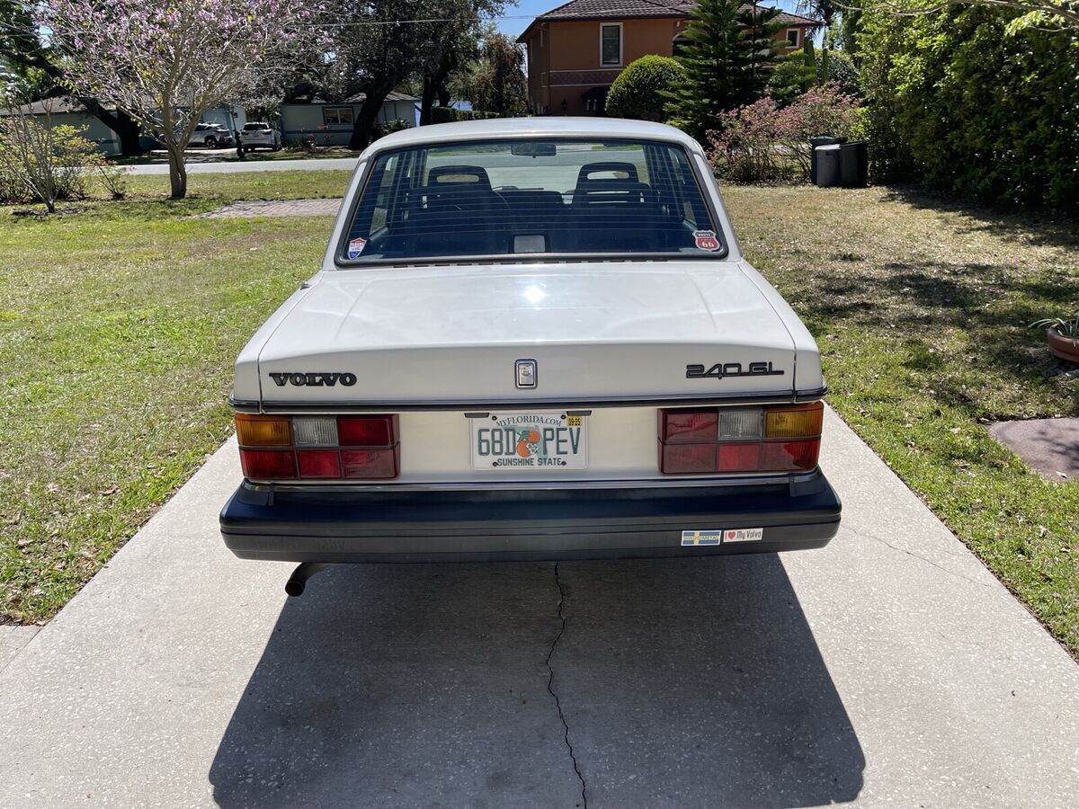 1992 Volvo 240 BASE - photo 10