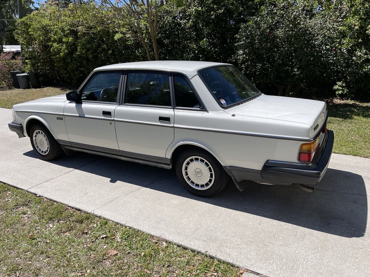 1992 Volvo 240 BASE - photo 11
