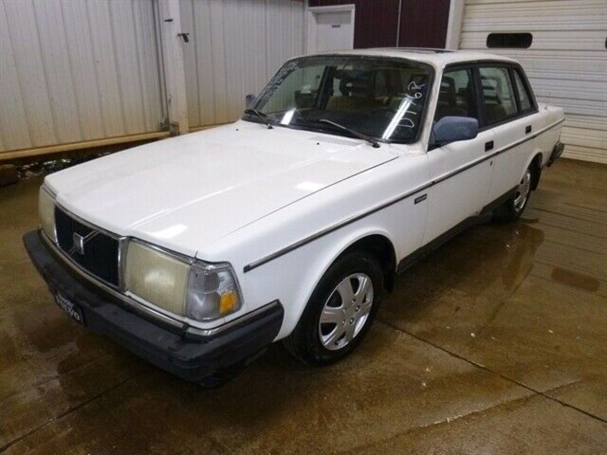 1992 Volvo 240 Series GL - photo 2