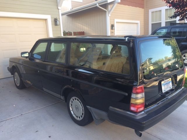 1992 Volvo 240 Station Wagon (245 ) Black/Tan 1992 Volvo 240