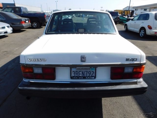 1992 Volvo 240 - photo 4