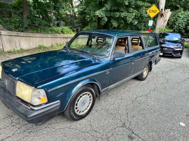 1992 Volvo 240 Wagon Green RWD Automatic 1992 Volvo 240