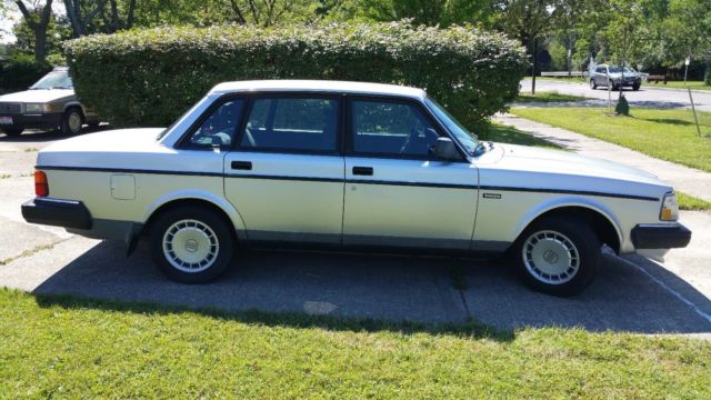 1992 Volvo 240 with IPD anti-sway bars and Bilstein Struts Shocks Poly Bushings 1992 Volvo 240