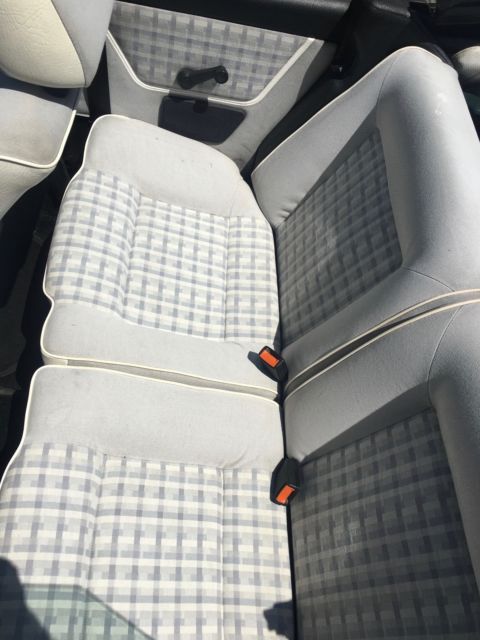 1992 Volkswagen Cabrio Black - photo 4