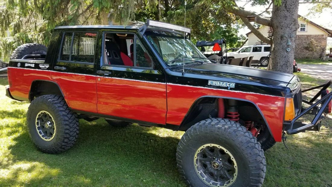 1992Jeep cherokee, comanche ,rock crawler, lifted, custom 1992 Jeep Cherokee