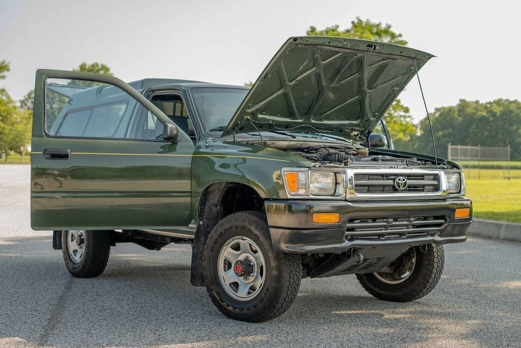 1993 Toyota Pickup Deluxe 4WD Standard Cab Frame Off Restored Stock #2222579 - photo 5