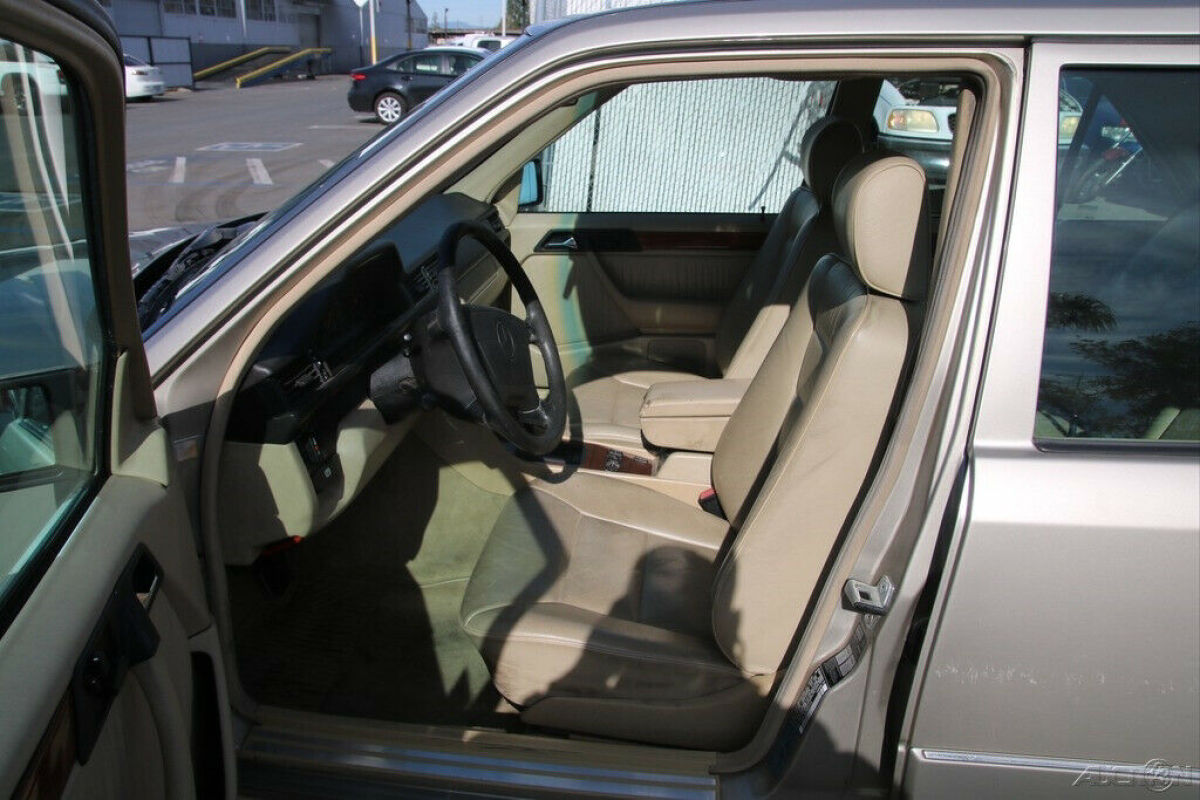 1993 Mercedes-Benz 300-Series 300E 2.6 (STD is Estimated) - photo 11