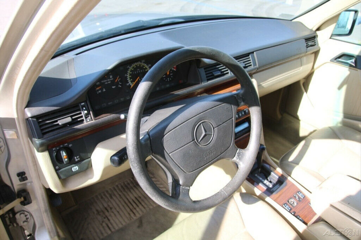 1993 Mercedes-Benz 300-Series 300E 2.6 (STD is Estimated) - photo 12
