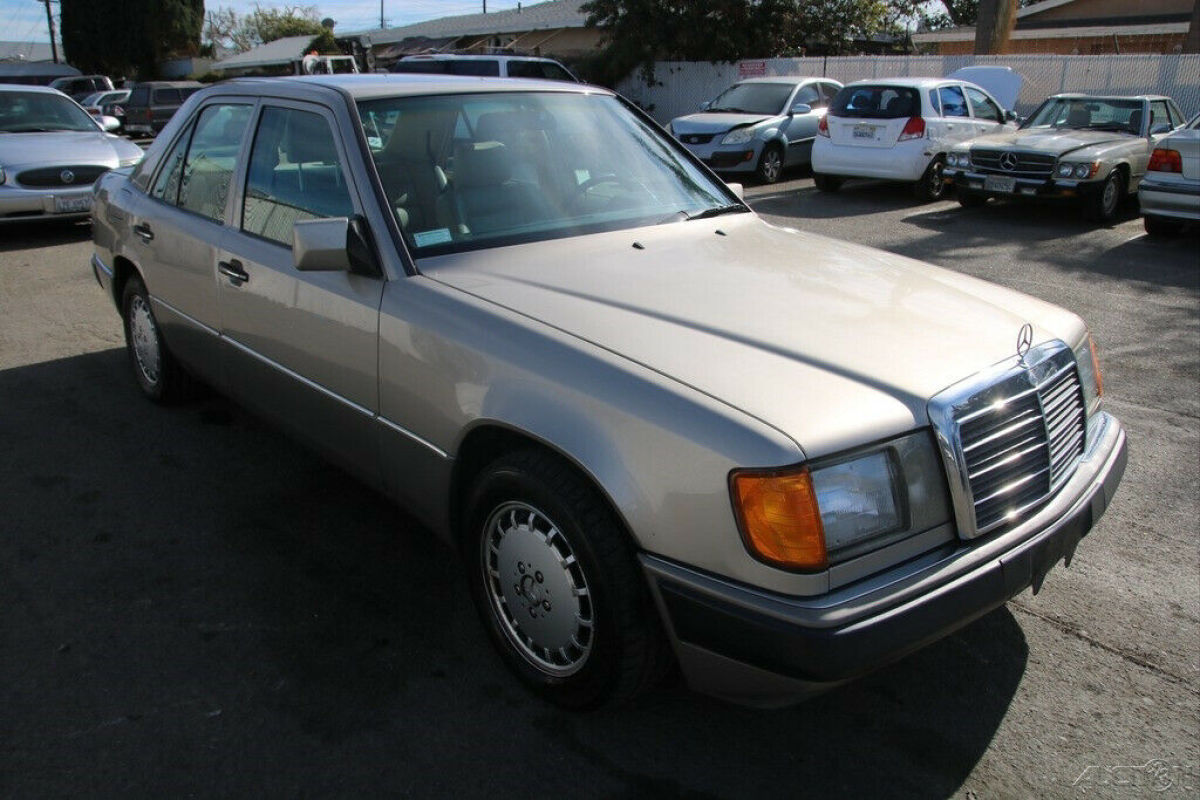 1993 Mercedes-Benz 300-Series 300E 2.6 (STD is Estimated) - photo 7