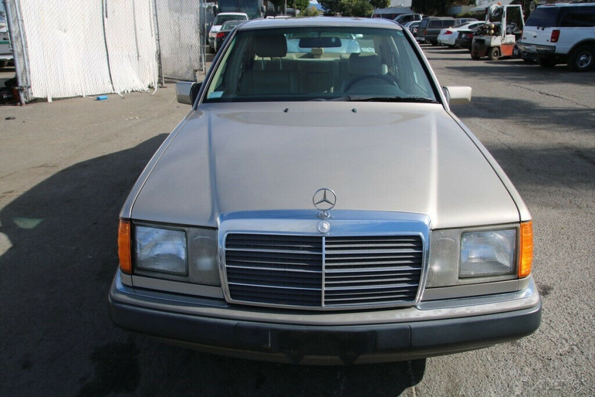 1993 Mercedes-Benz 300-Series 300E 2.6 (STD is Estimated) - photo 8